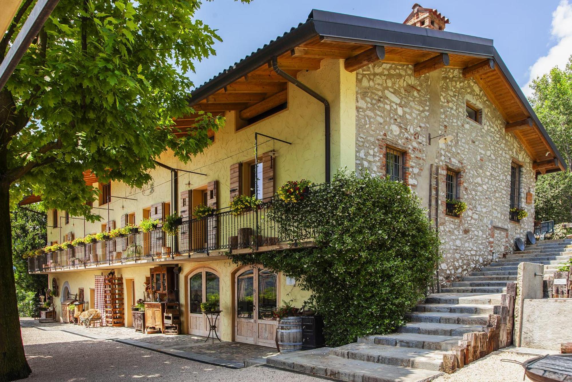 Agriturismo Ca' Fenile Alzano Lombardo Exteriör bild